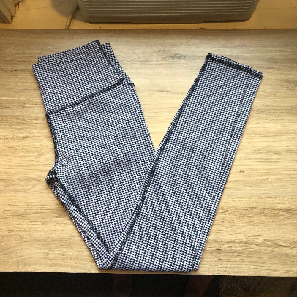 Alo Yoga houndstooth leggings sz S
